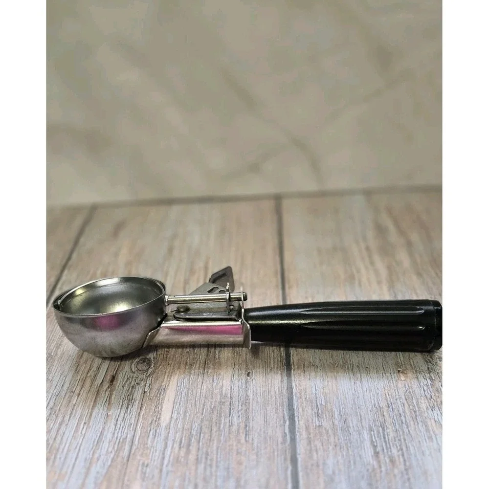 EKCO Miracle Ice Cream Scooper Stainless Steel Black Handle Made In USA